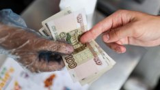 Руската рубла започва да губи статута си на любимец на инвеститорите