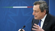 Бизнес организации и кметове в Италия поискаха Драги да остане на поста си