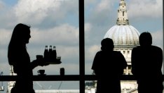 Британският бизнес става двойно по-песимистичен след вота за Brexit