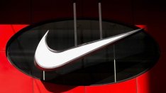 Цената на акциите на Nike се насочва към най-големия си тримесечен спад от 2008 г.