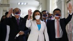 Китай налага санкции на „злоумишлената и провокативна“ Нанси Пелоси