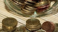 Повечето лихви по депозити и кредити намаляват през март