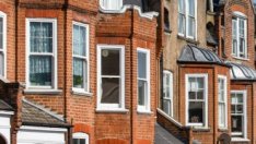 Джонсън обмисля 50-годишни ипотечни кредити, които децата могат да наследяват