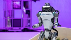 AI прави роботите по-умни, но хората трябва да имат последната дума