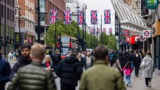 Великобритания въвежда регулации на компаниите "купи сега, плати после"