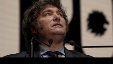 Ултралибералният Хавиер Милей разтърсва политическия пейзаж в Аржентина