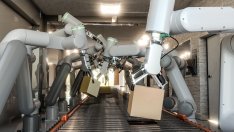 Индустриалните роботи намират най-голямо приложение в опаковане и пакетиране