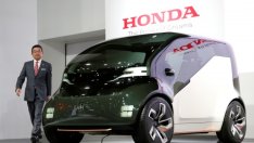 Brexit застрашава производството на Honda и Aston Martin