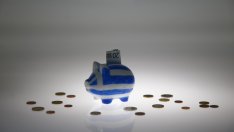 Управлението на гръцките спасителни заеми от ЕС е било само частично успешно