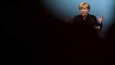 Меркел защитава доставките на оръжие за кюрдите