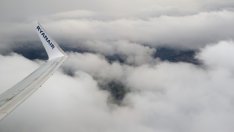 Защо Ryanair преминава през толкова много турбуленции?