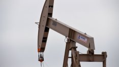 Петролът удължава поевтиняването си и в азиатската търговия