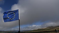 Половината от българите са „склонни да имат доверие“ в ЕС