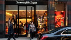 Италианските луксозни групи се отказват от конкуренцията, за да спасят местното производство