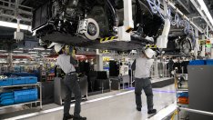 Nissan ще произвежда твърдотелни батерии, залага на гигакастинга в производството