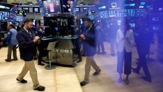 Dow и S&P 500 започват сесията с нови върхове*