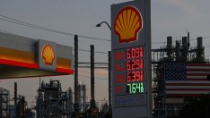 Фед може само да наблюдава енергийния шок от войната в Иран. И да чака