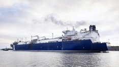 Катар наема повече кораби преди мащабното разширяване на добива на газ