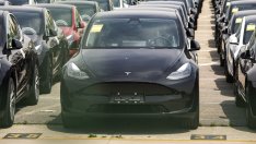 Tesla ще актуализира софтуера на над 435 хил. коли в Китай заради проблем с габаритите