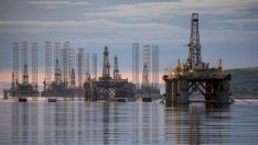 Петролът поскъпва, докато инвеститорите са в очакване на изслушването на Пауъл*