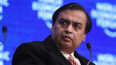 Най-богатият човек в Азия продължава щурма си на луксозния сектор