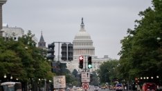 Сенатът на САЩ договори увеличение на дълговия лимит с 480 млрд. долара