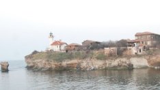 Общински катамаран ще вози туристи до о. Света Анастасия