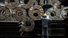 WSJ: САЩ ще въведат мита върху стоманата и алуминия от ЕС