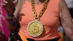 Биткойнът е все по-малко дигитално злато и все повече рискова акция