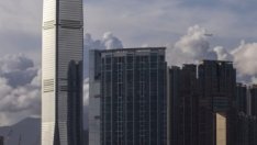 Със затягането на хватката Китай изпраща послание до имотните магнати в Хонконг