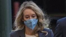 Решението за съдбата на Елизабет Холмс вече е в ръцете на съдебните заседатели