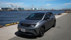 Какво движи китайския износ на електромобили и тяхното ценово предимство?