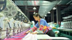 По-ниските производствени цени в Китай носят надежда на Запада преди Коледа