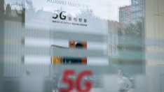 Великобритания ще глобява за използване на компоненти от Huawei
