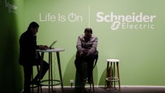 Френската Schneider Electric продава руското си дружество