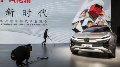 Китай отлага най-голямото си автоизложение