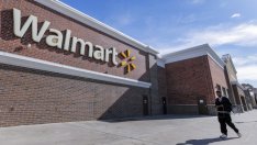 Walmart отчита забавяне на ръста в онлайн продажбите след слабия празничен сезон