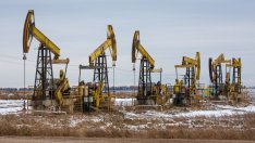 ЕС смекчава плана за таван на цената на руския петрол