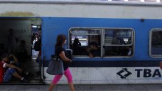 Аржентина национализира жп компанията си