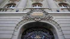 Швейцарската централна банка не промени лихвите, но облекчи банките