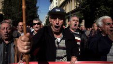 Гръцките пенсионери отново излязоха на улицата заради съкращаването на пенсиите