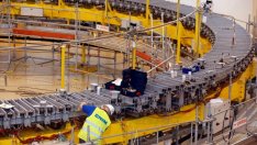 Американската производствена активност се забавя за втори пореден месец