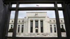 Фед отчита спадащо доверие 