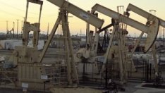 Саудитска Арабия намали цената на петрола за Азия и САЩ