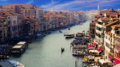 Новият италиански бюджет позволява въвеждането на входен билет за Венеция