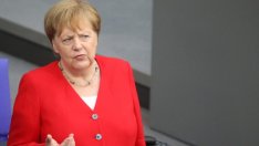 Меркел последва примера на Макрон и покани Борис Джонсън в Берлин