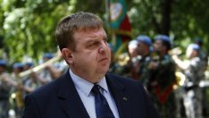 Каракачанов: Ще настоявам плащанията за изтребителите да бъдат разсрочени