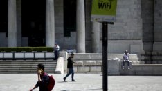 Франция може да блокира обществения Wi-Fi