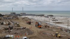 Високите цени на петрола и газа тласкат света към ядрената енергия