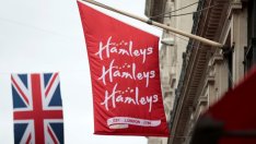 Най-богатият индиец купува най-стария магазин за играчки в света